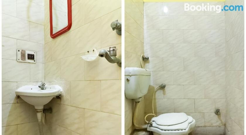 SPOT ON 77899 Kasturi Palace