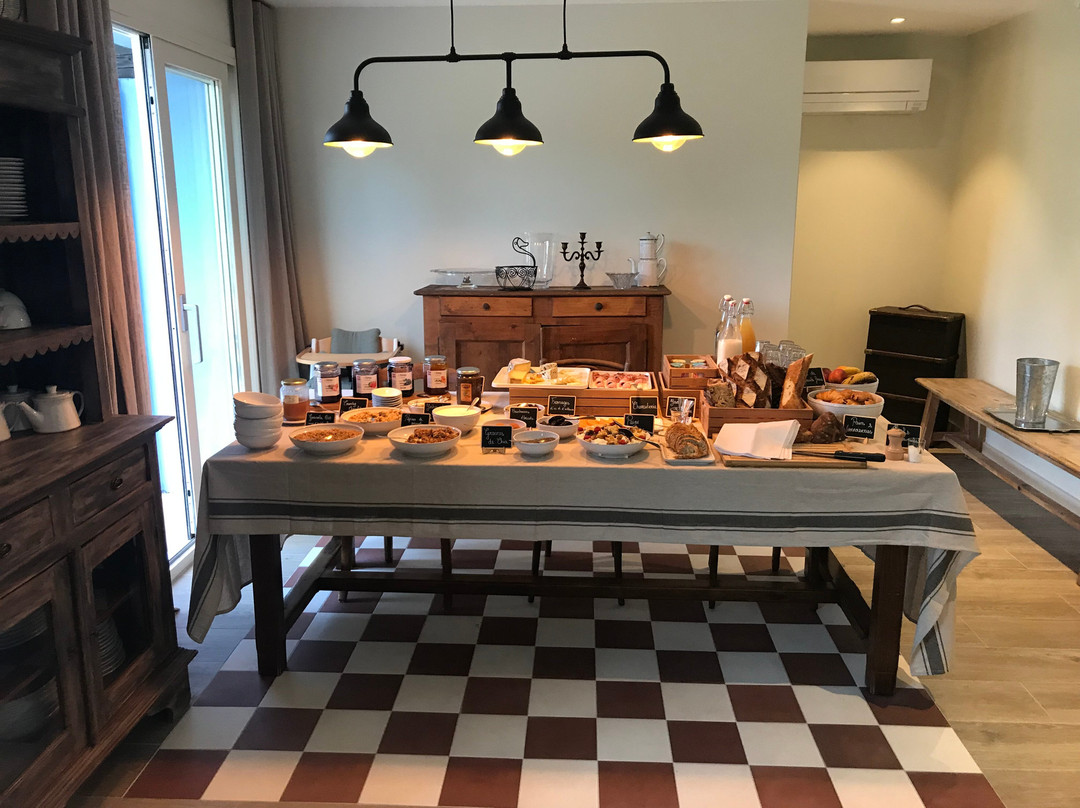 Hotel Le Mouton Bleu主图