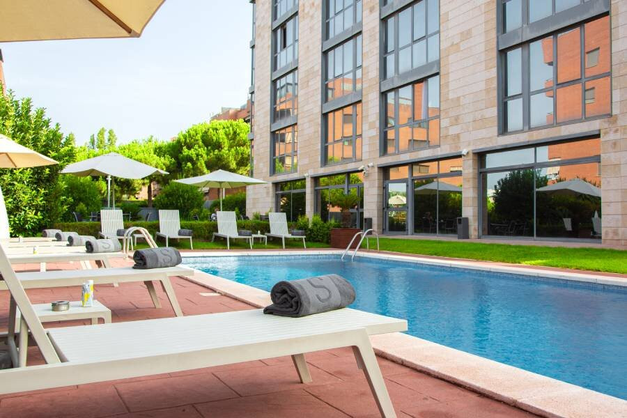 巴塞罗那康奈拉酒店主图