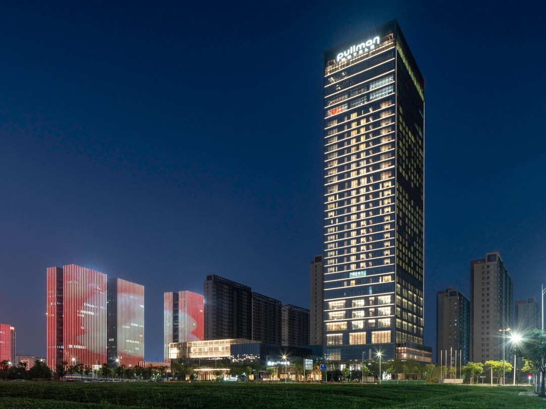 平湖卓越铂尔曼酒店主图