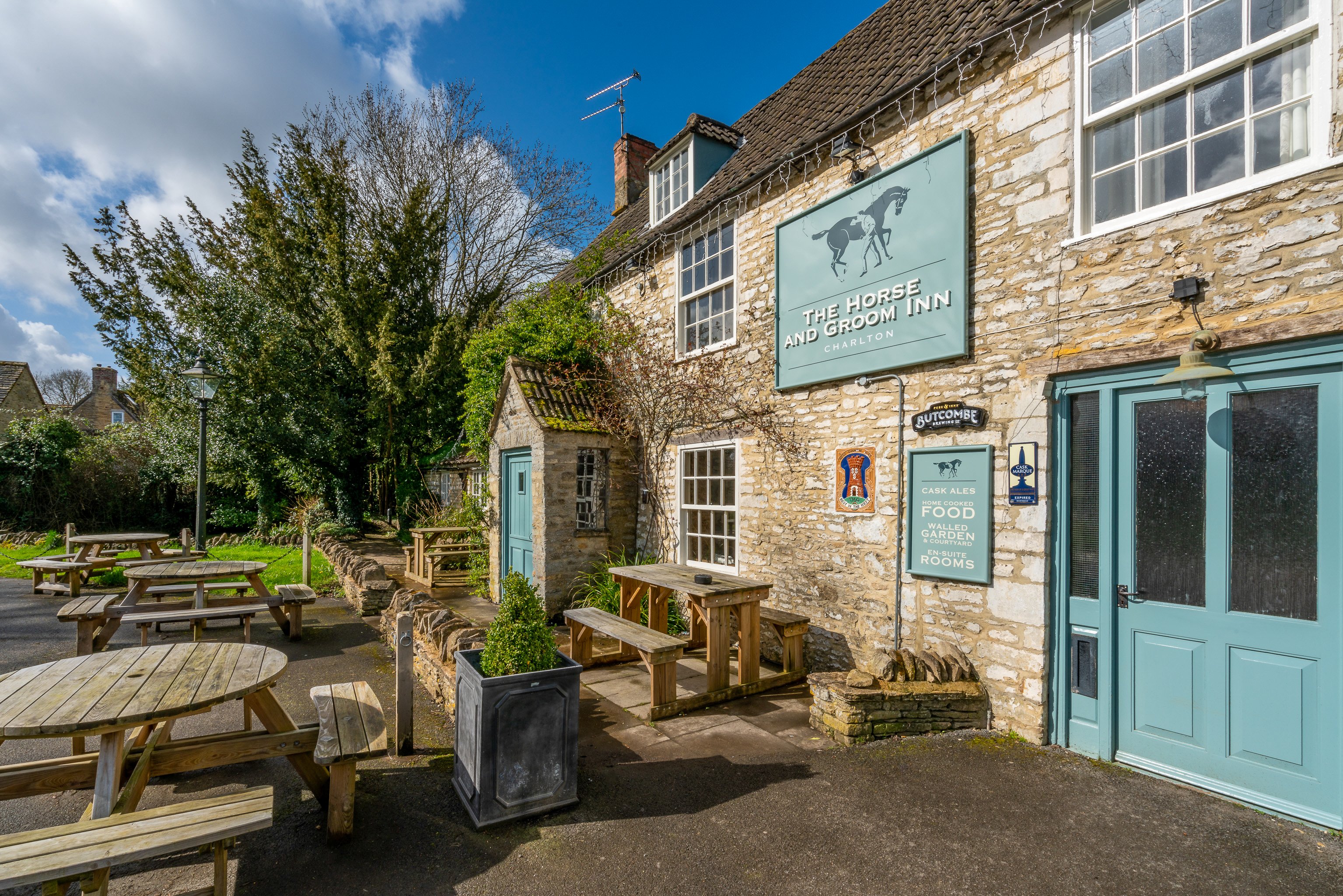The Horse & Groom Inn-官方