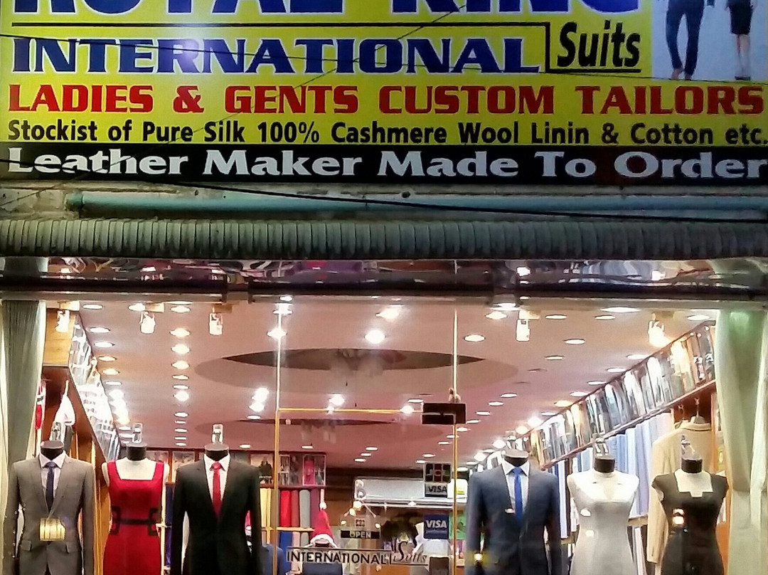 Royal King International Suits-查汶海滩必去景点