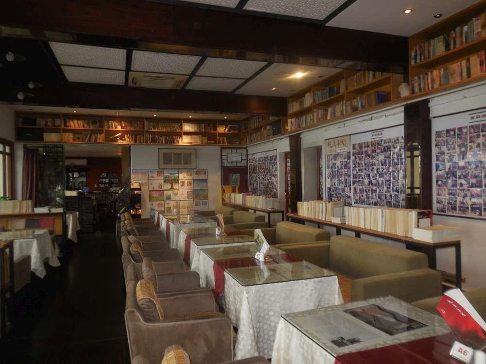 纯真年代书吧主图