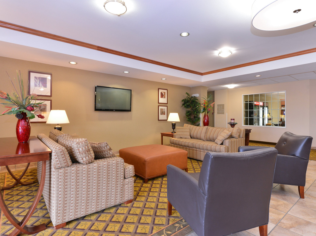 埃尔迈拉荷尔斯海兹烛木套房酒店主图