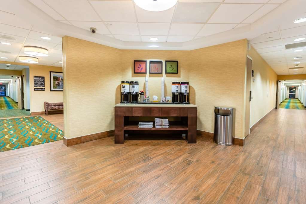 Hampton Inn St. Charles St. Peters主图