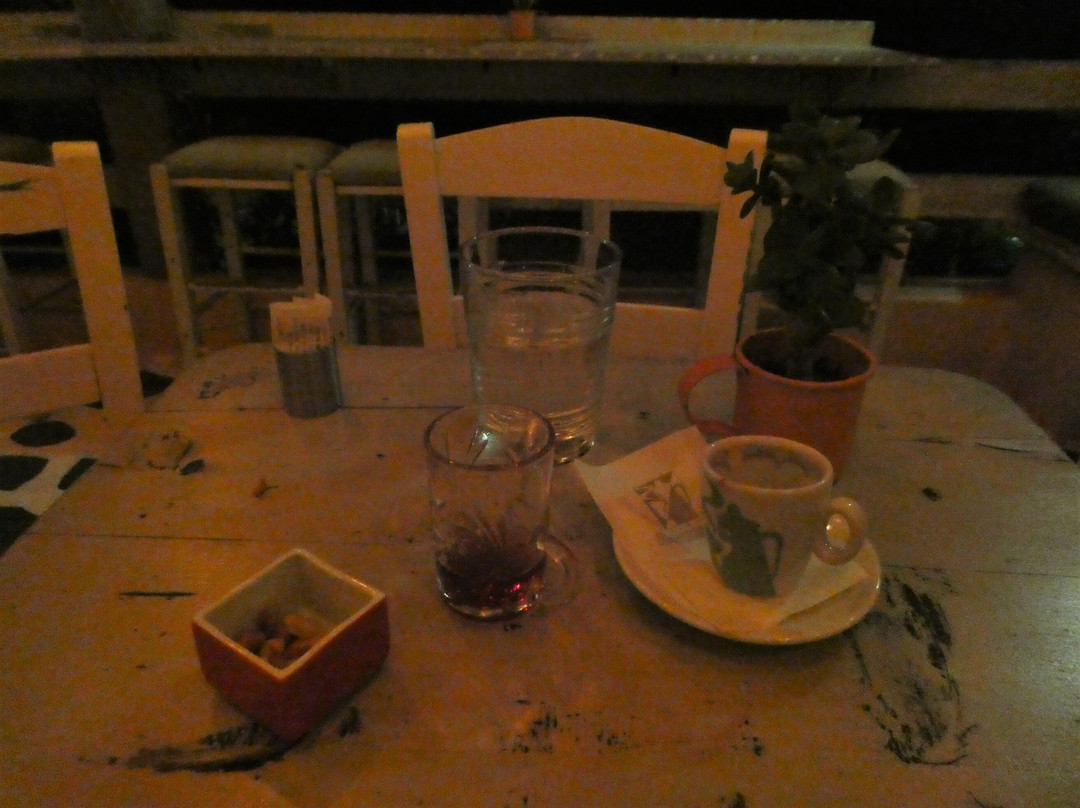 Maestro All Day Cafe Cocktail Bar-Aegiali必去景点