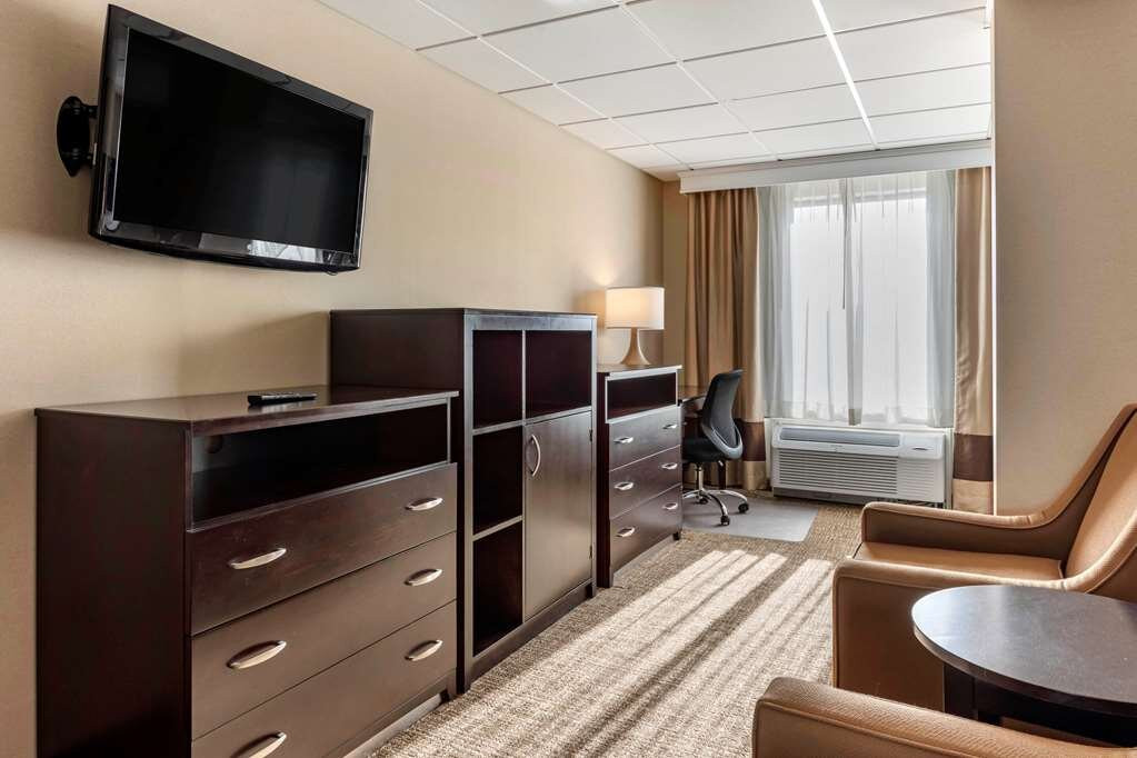 Comfort Inn & Suites主图