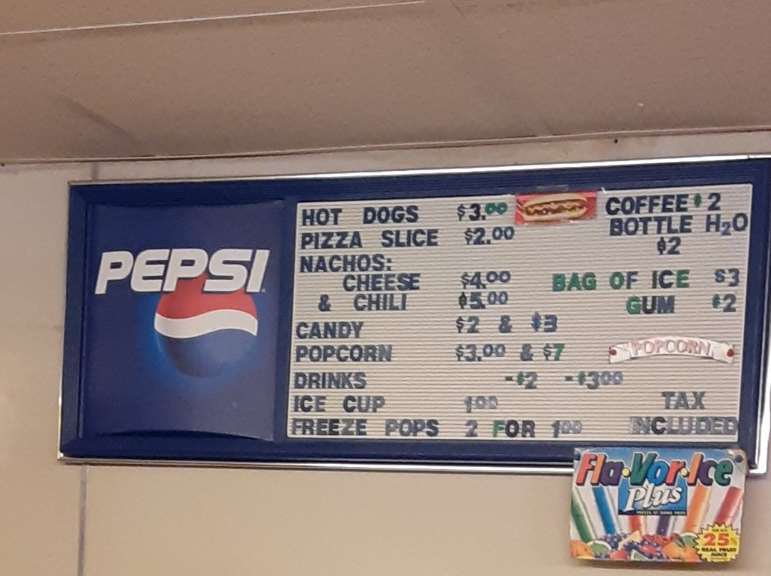 Twin City Drive-In Theatre-布里斯托尔必去景点