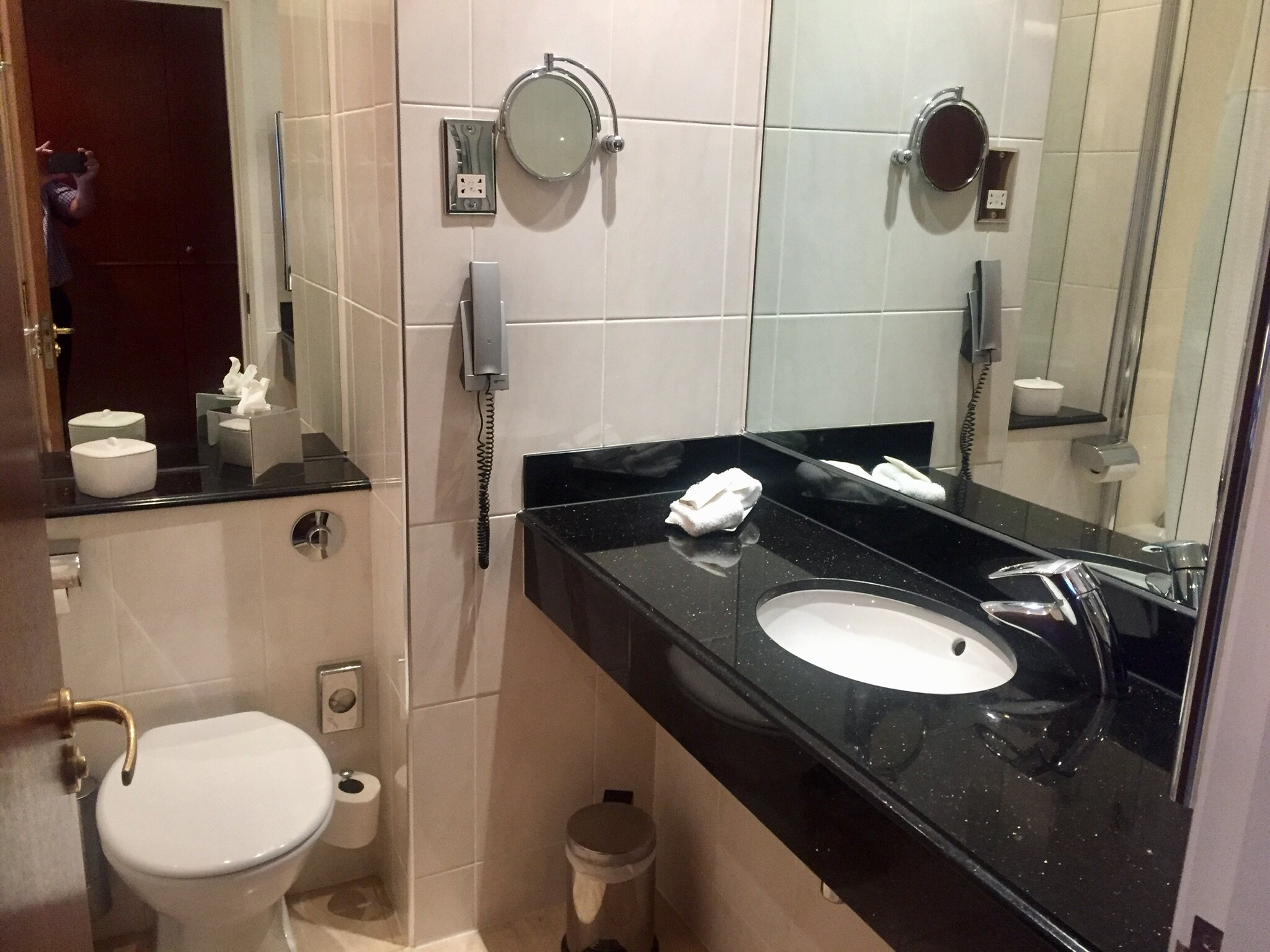 贝斯特韦斯特林荫道酒店-浴室