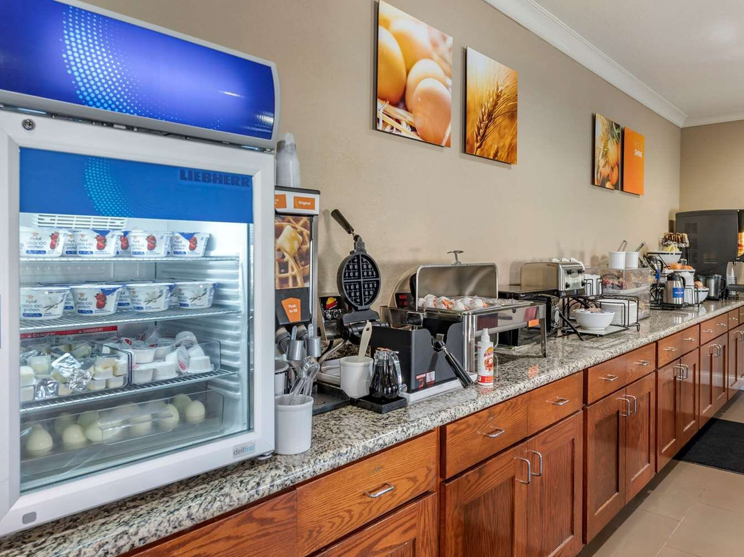 Comfort Inn & Suites主图