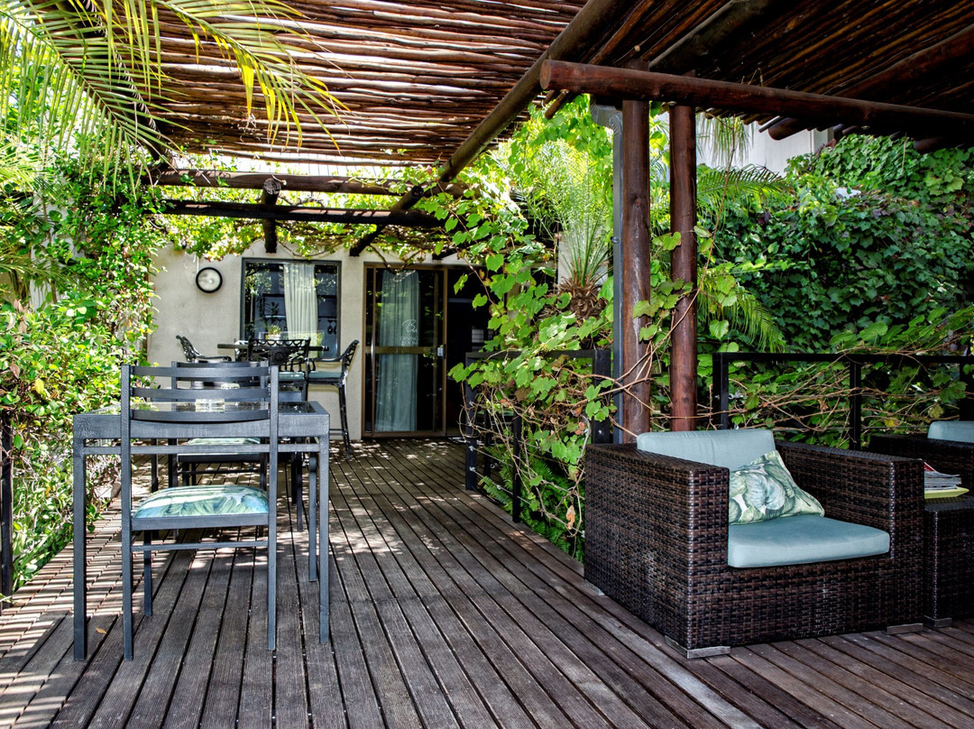 布朗一家庄园酒店主图