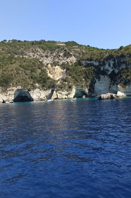 Aphrodite's Cave-帕尔加必去景点