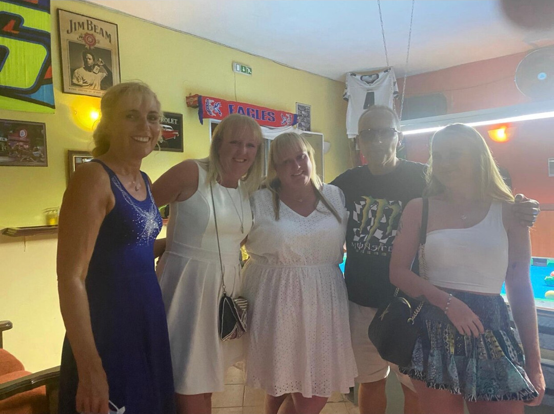 Kazzoos Cocktail Bar-Agios Georgios必去景点