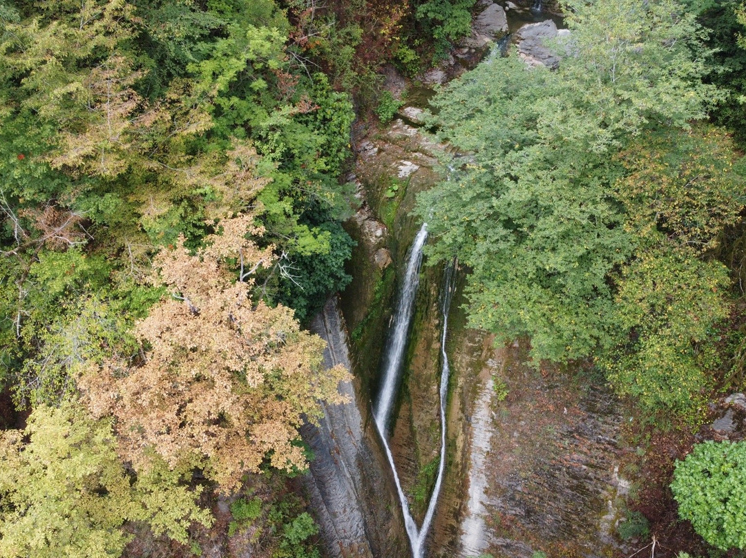 Orekhovsky waterfall景点图片