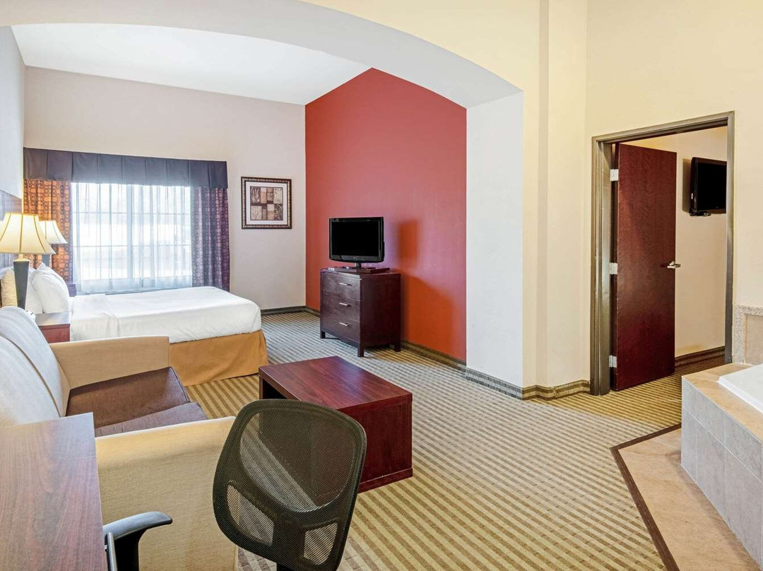 La Quinta Inn & Suites by Wyndham Woodward主图