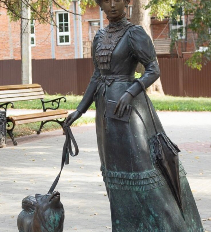 Dama s Sobachkoi Sculpture-Serpukhov必去景点