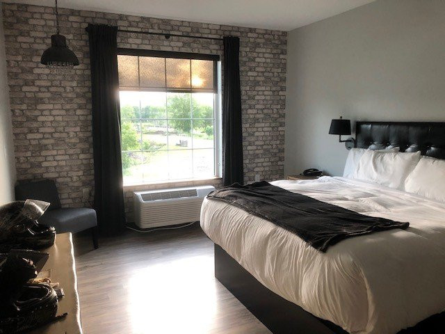 Waterfront Hotel主图