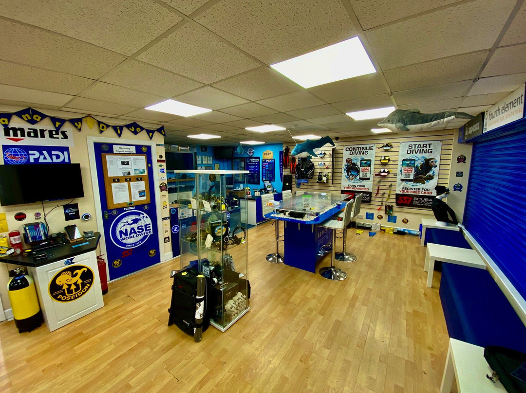 Canary Divers-布莱克本必去景点