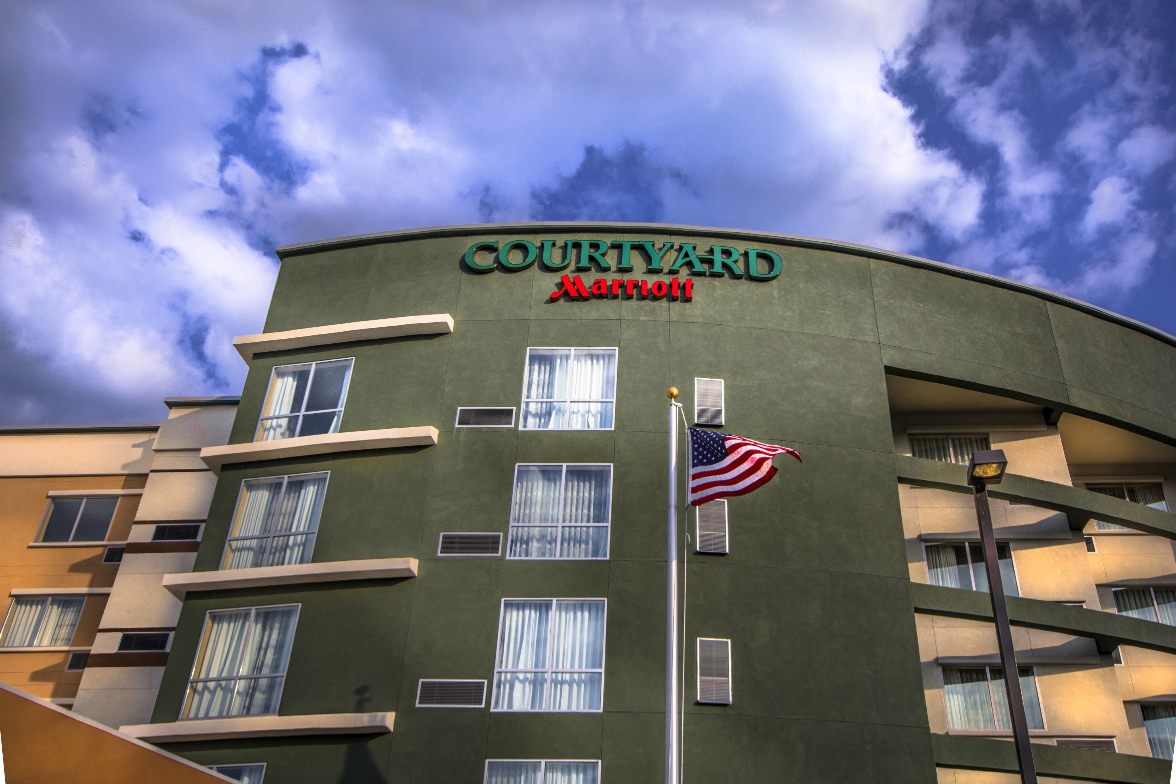 Courtyard Charleston Downtown/Civic Center-官方