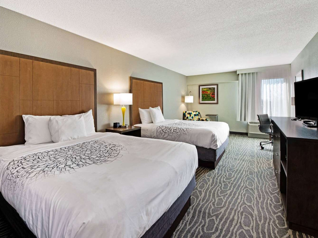 La Quinta Inn & Suites by Wyndham Dayton North - Tipp City主图