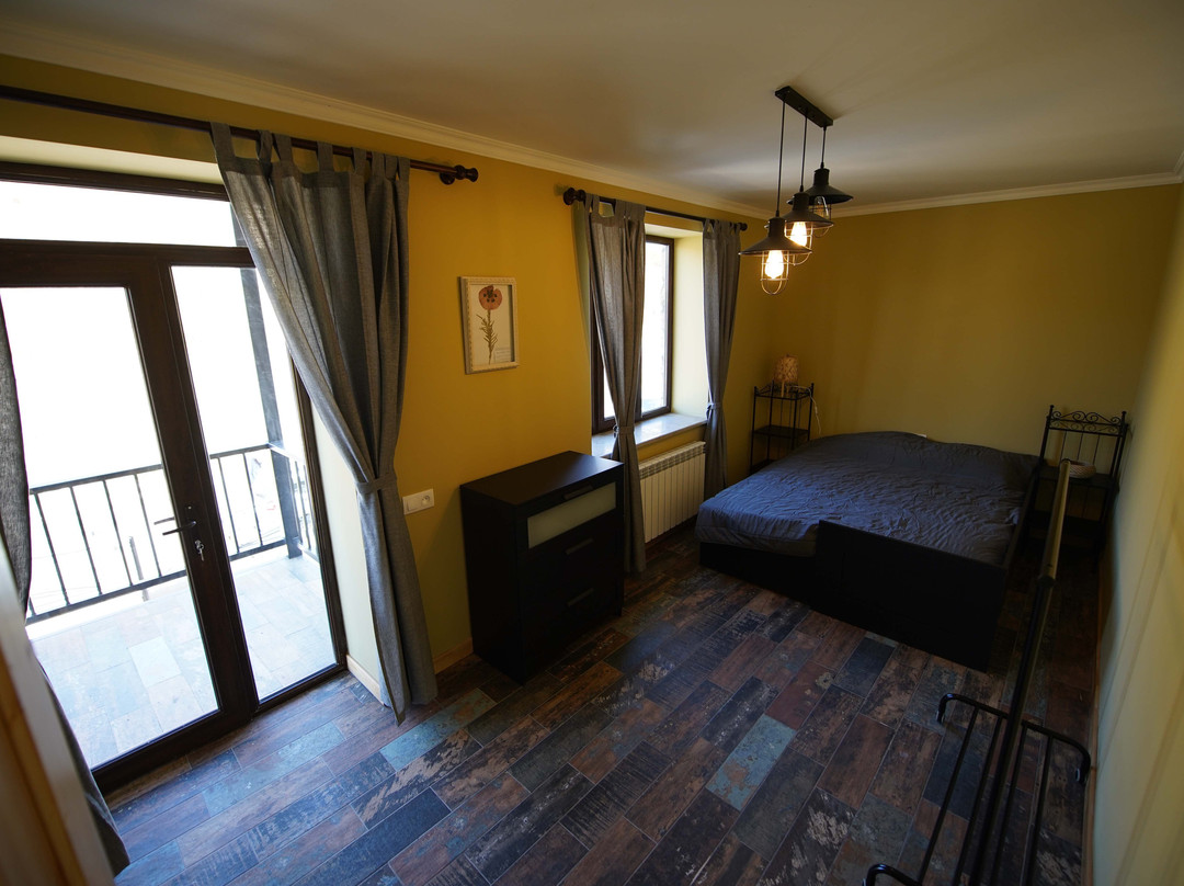 Gnishik Visitor Center主图