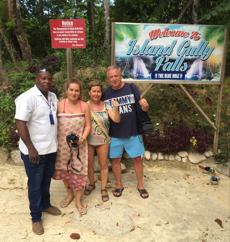 Island Hop Express Tours & Taxi Service景点图片