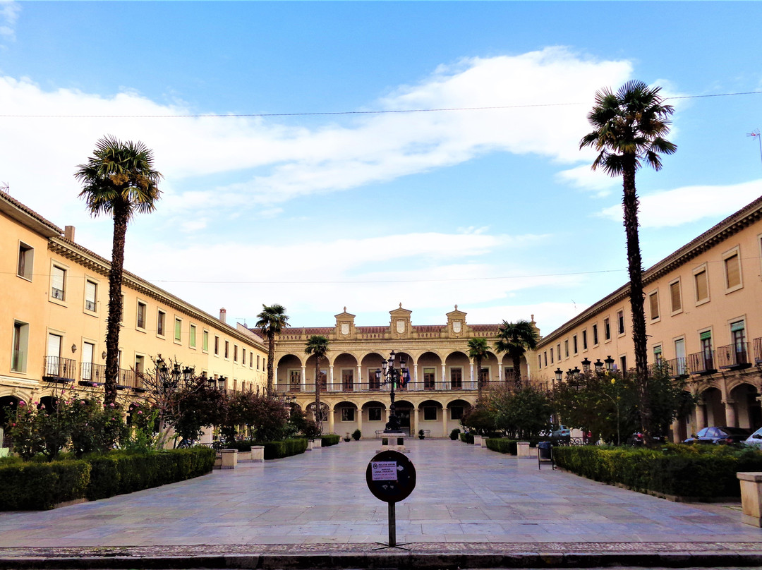 Plaza de la Constitucion-Guadix必去景点