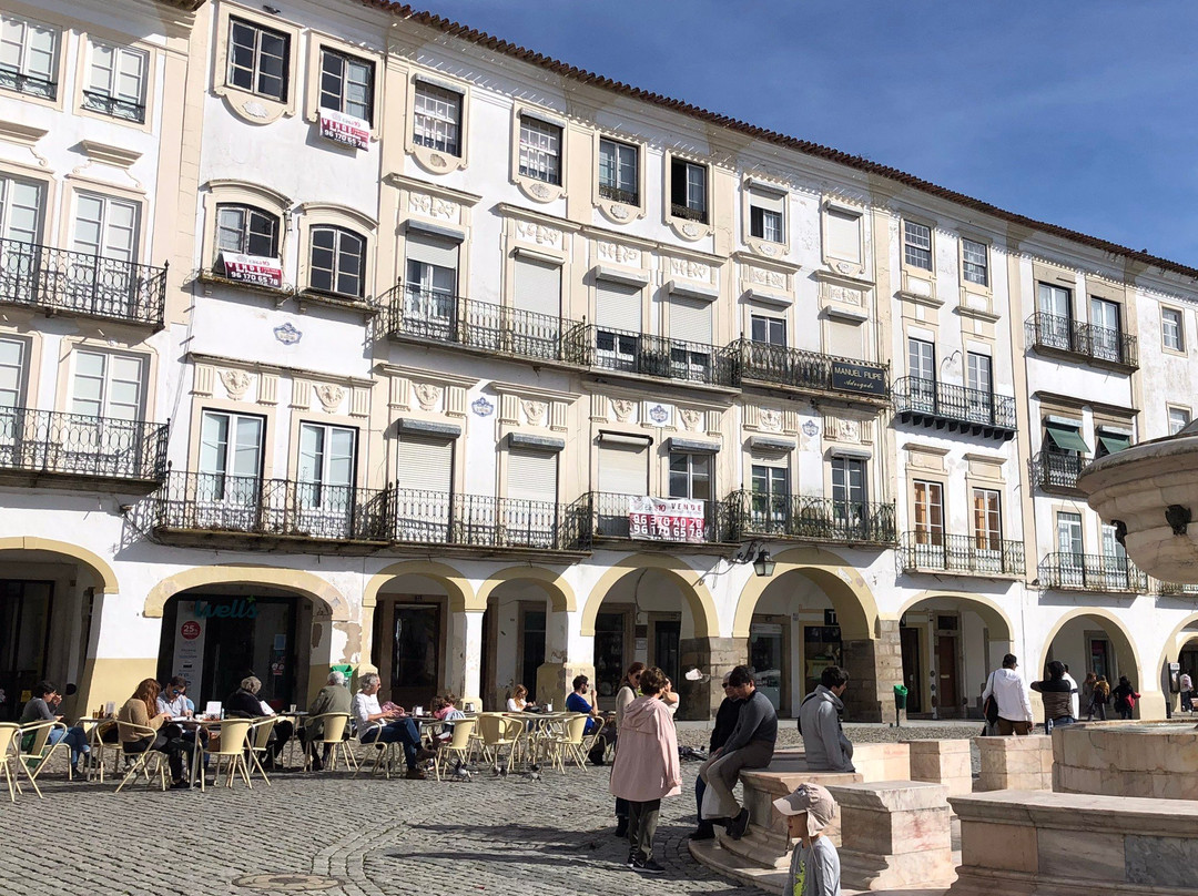 Praça do Giraldo景点图片