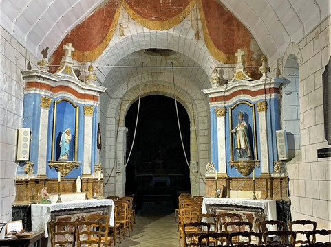 Église Saint-Barnabé-Gennes-Val-de-Loire必去景点
