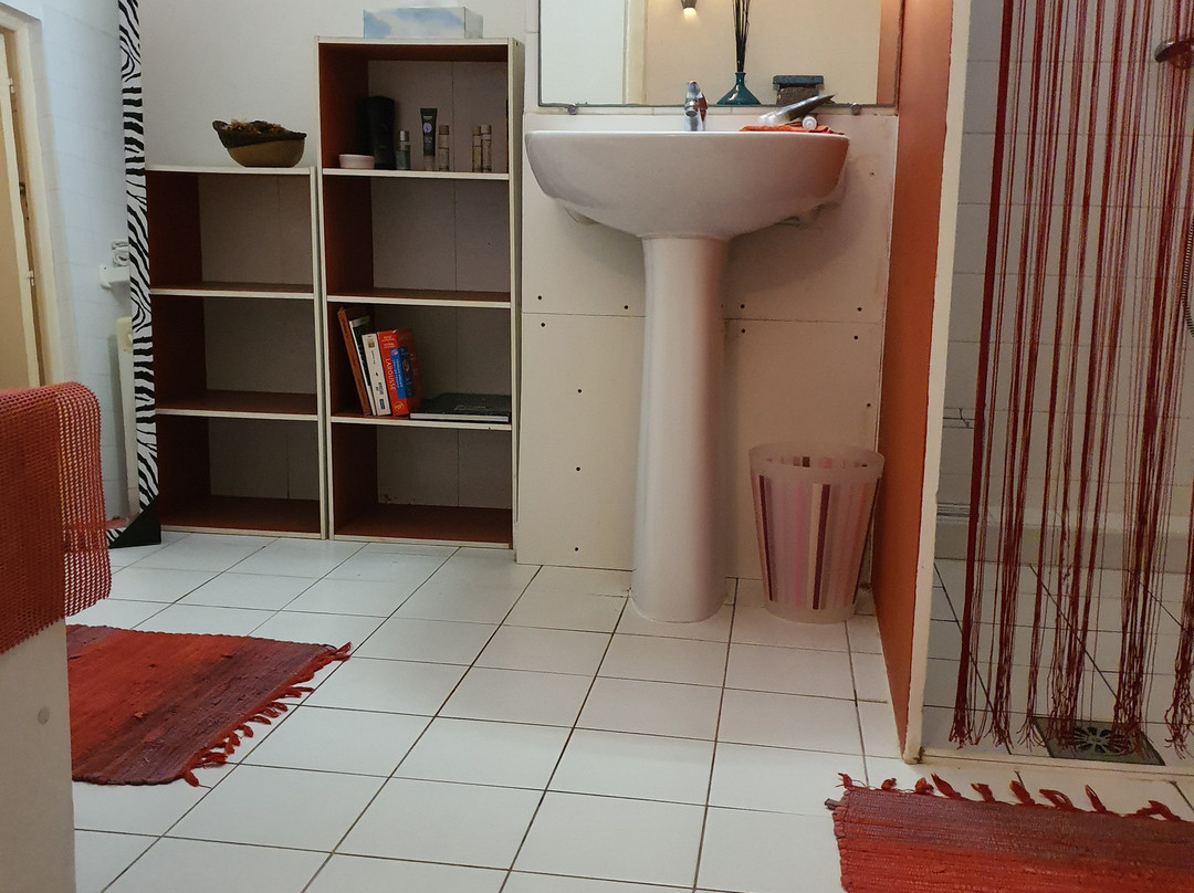 Plage de l'Autre Bord-Le Moule必去景点