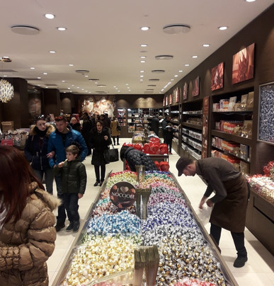 Negozio Lindt Castel Romano-罗马必去景点