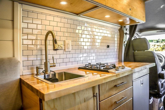 Outpost Vans-欧申赛德必去景点