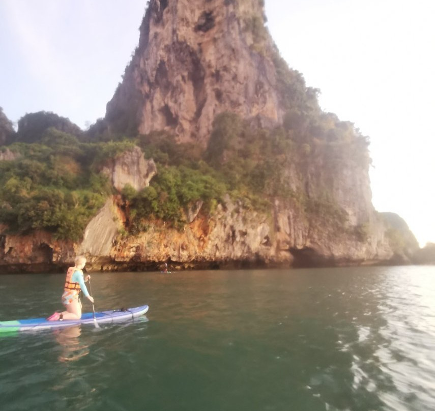 自由鸟冲浪板-莱利海滩必去景点