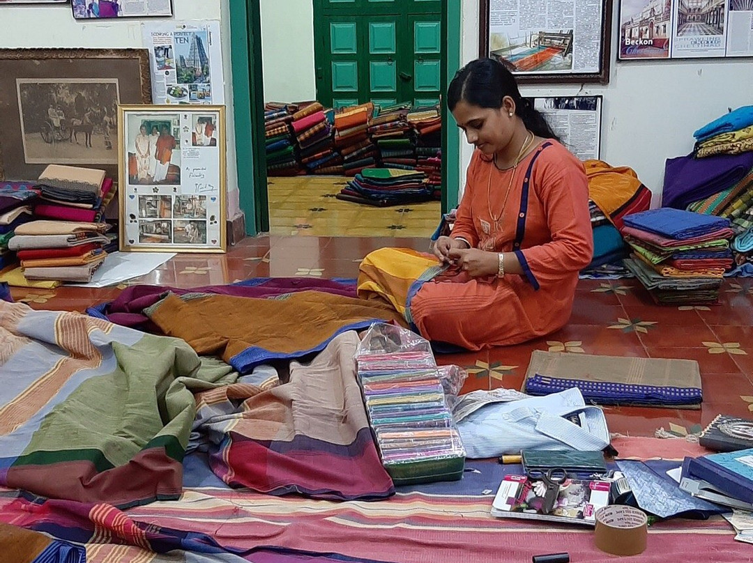 Sri Mahalakshmi Handloom Weaving Centre景点图片