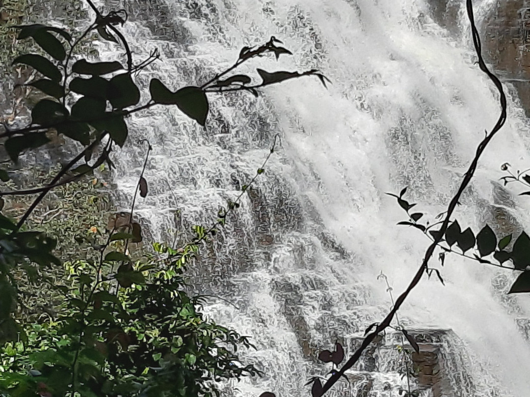 Tiratgarh Falls景点图片