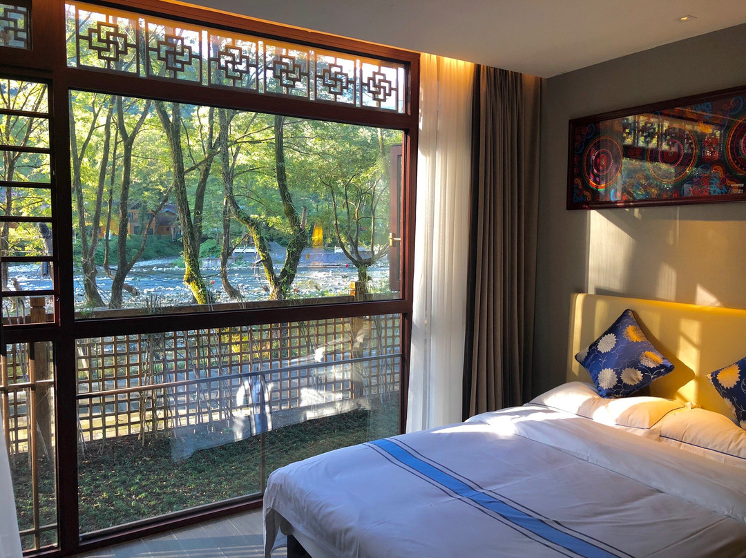 梵净山栖溪度假酒店主图