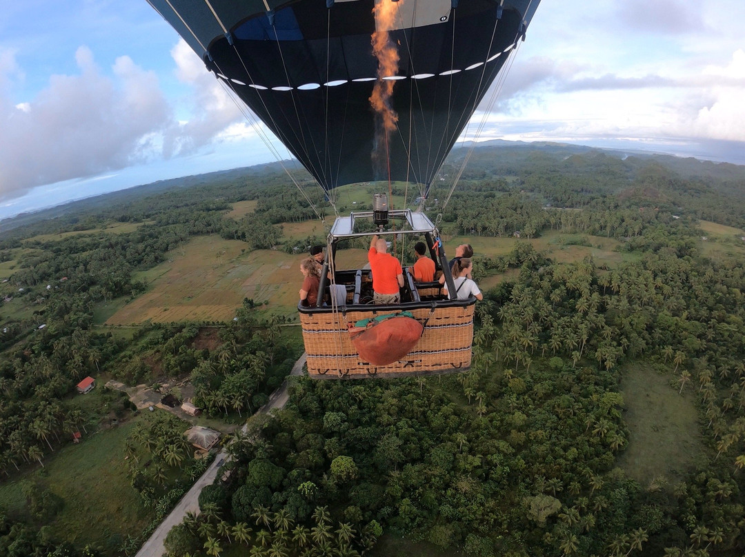 Sky's the Limit Hot Air Balloon Rides景点图片