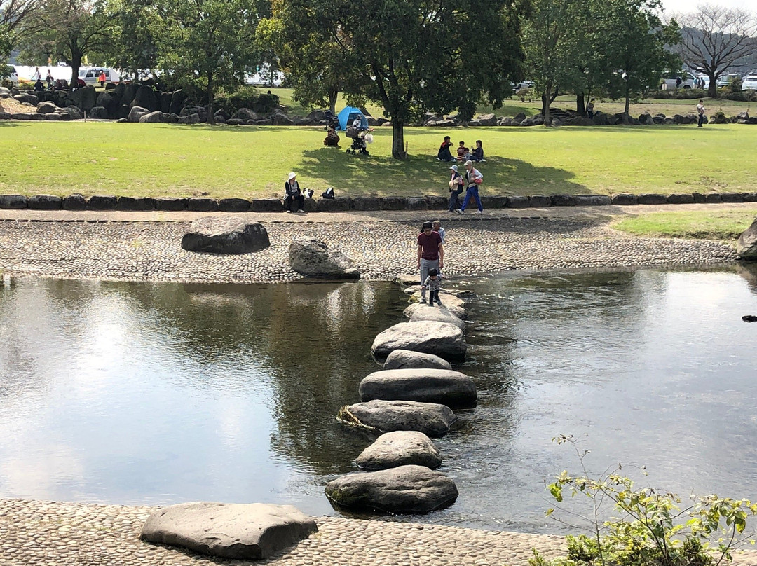 Kamogawa Riverside Park景点图片