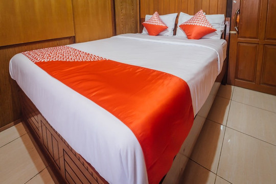 OYO 1300 Crecia Guest House主图