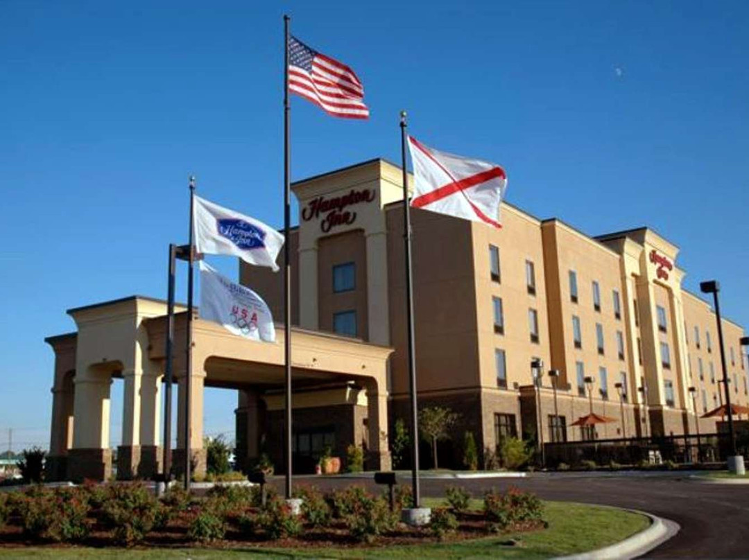 卡莱拉希尔顿恒庭酒店主图