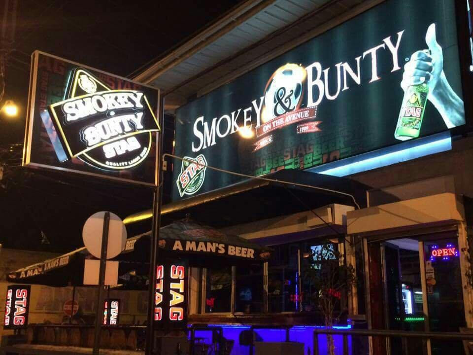 Woodbrook旅游景点-Smokey & Bunty
