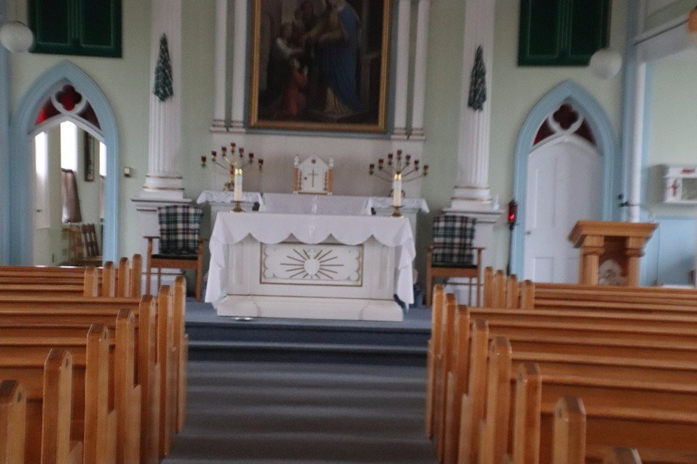 St Margaret of Scotland and Church Cemetery景点图片