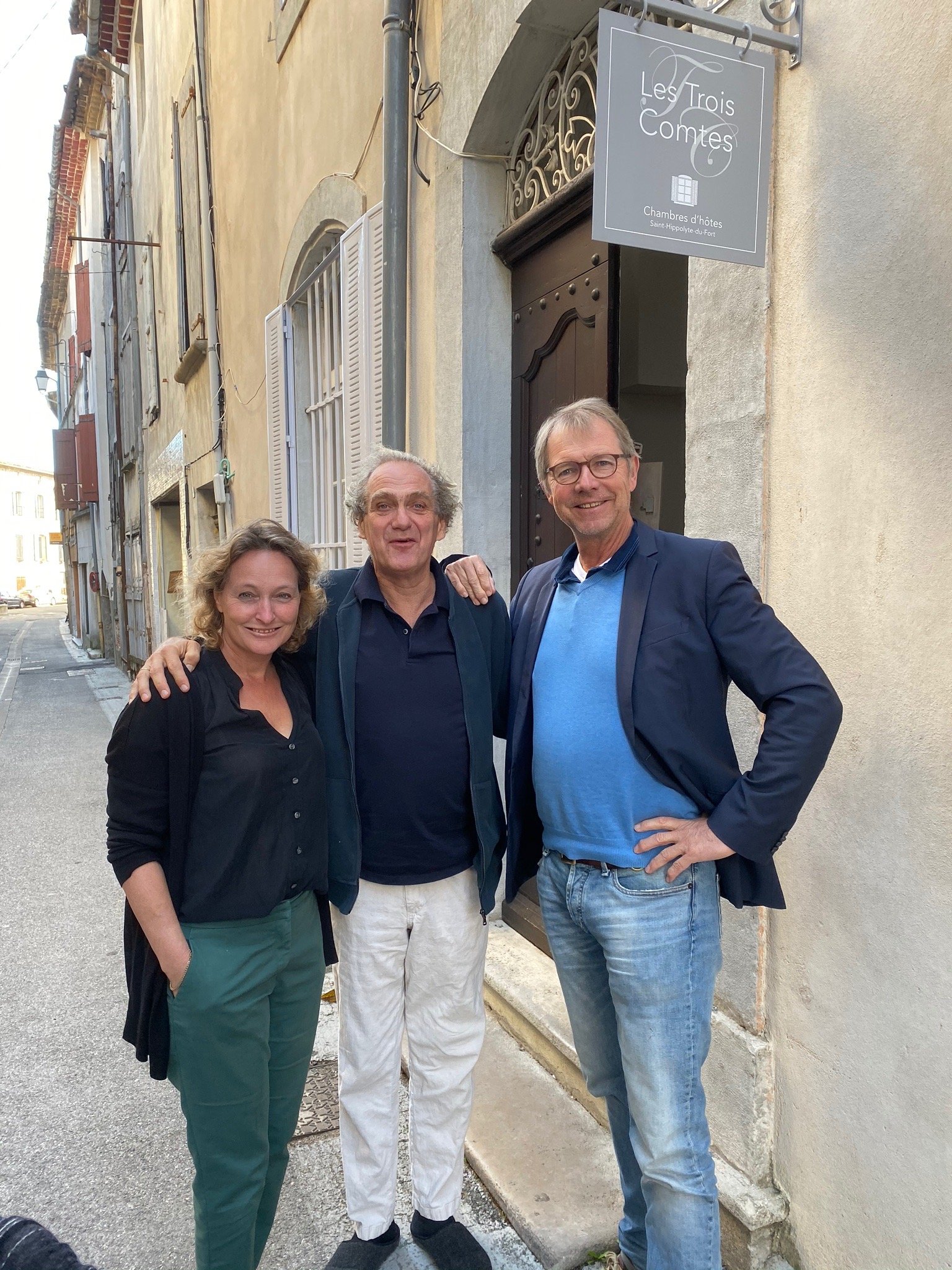 Les Trois Comtes-官方