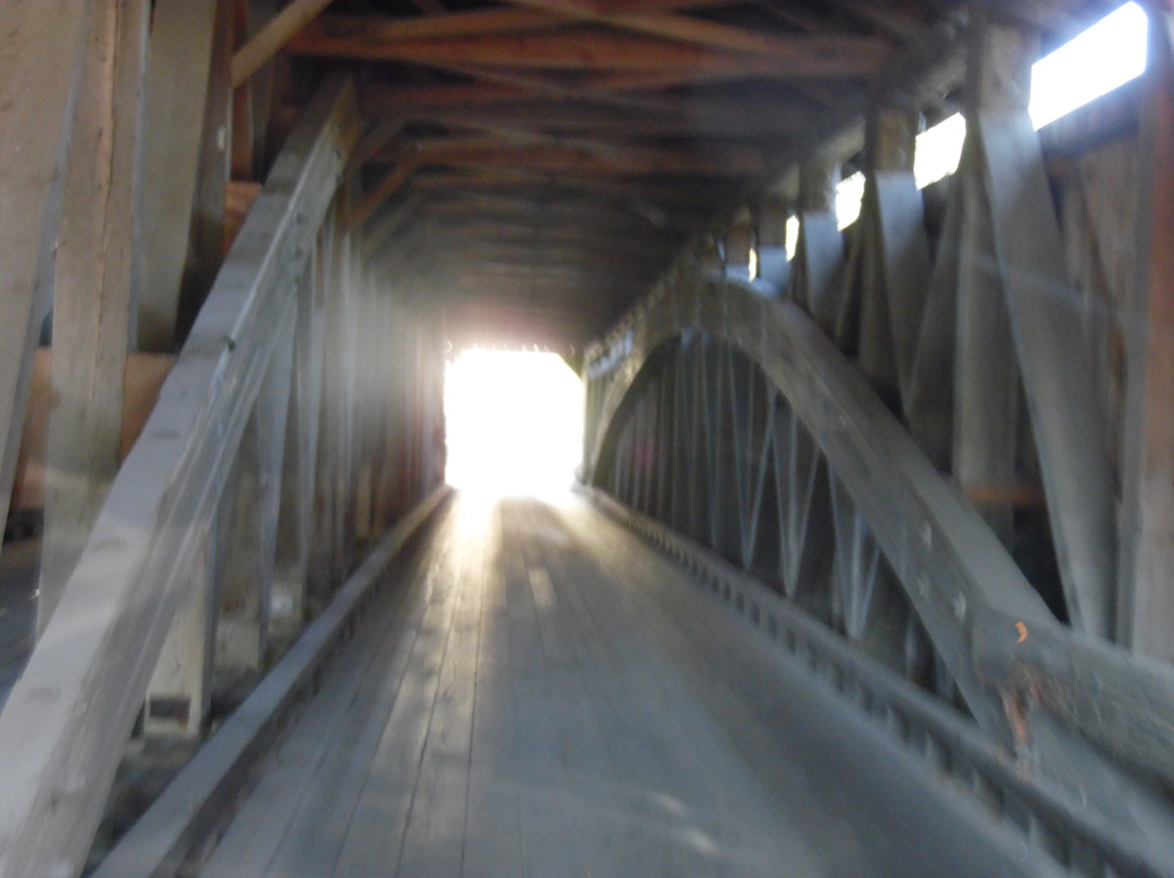 Pulp Mill Covered Bridge-Middlebury必去景点