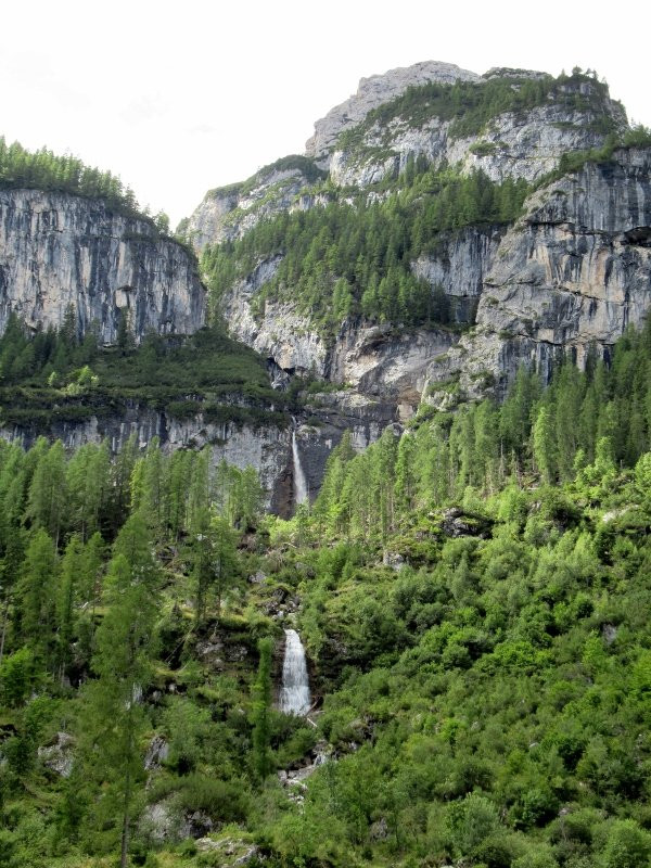 Cascata Orrido Val Di Gares景点图片