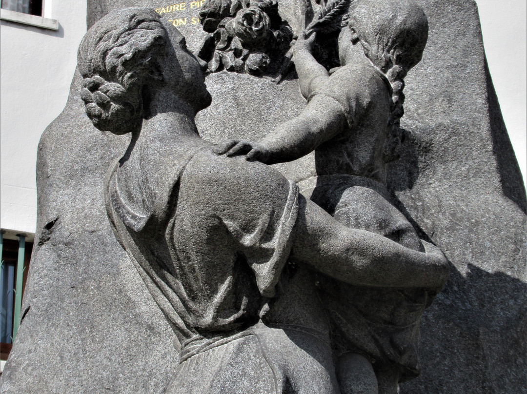 Monument aux bienfaiteurs-Romainville必去景点