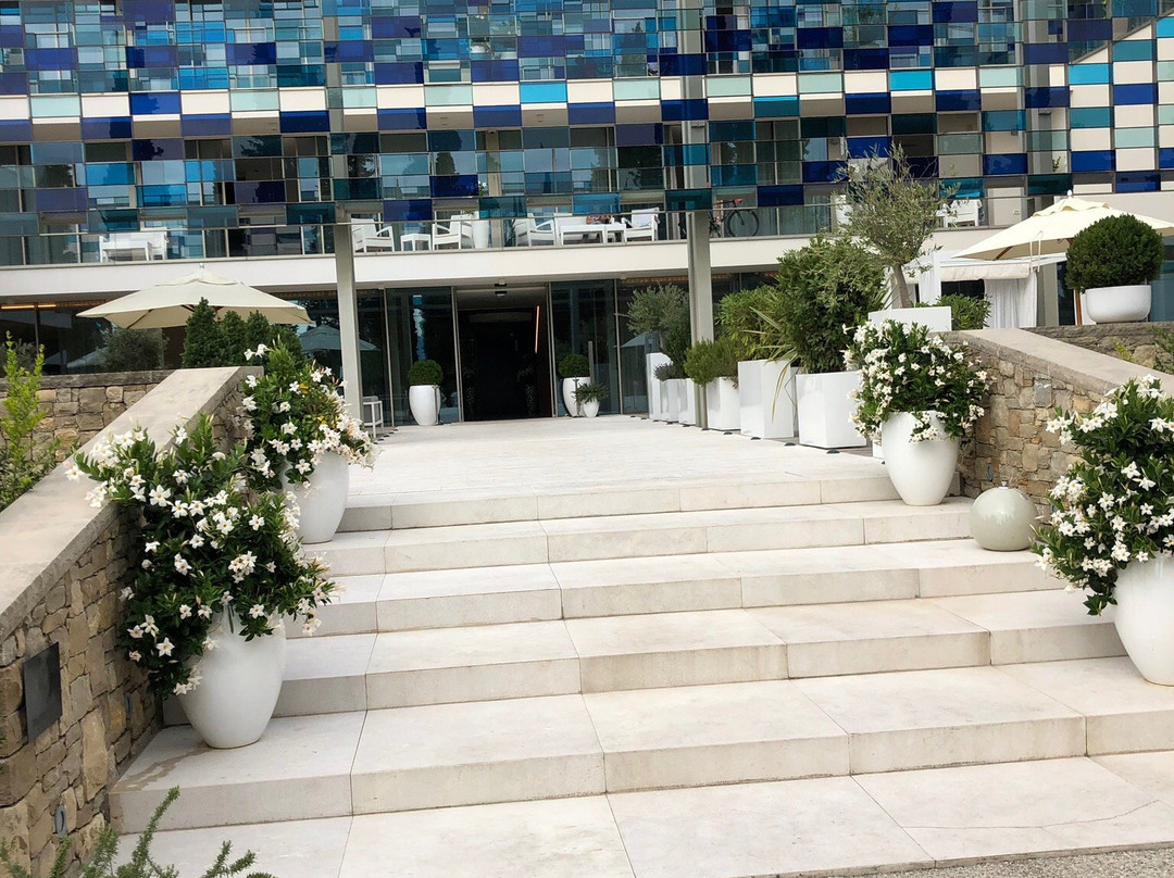 Eden Reserve Hotel & Villas主图