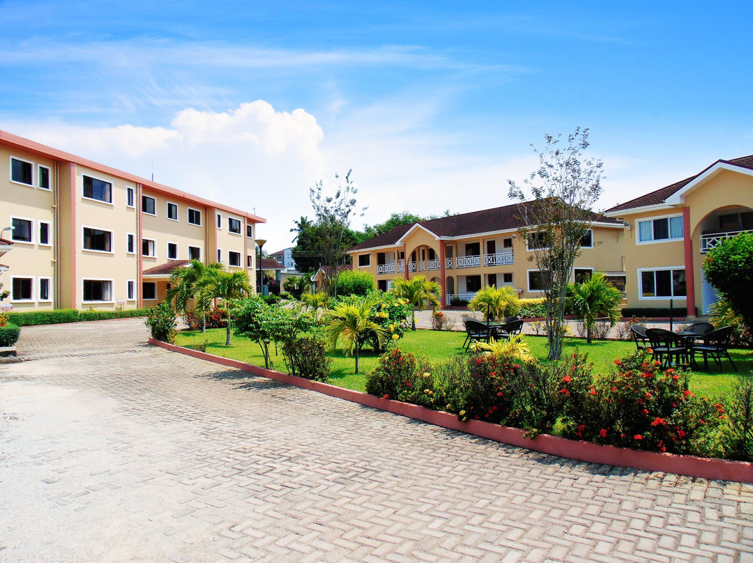 Hillcrest Hotels and Apartment主图