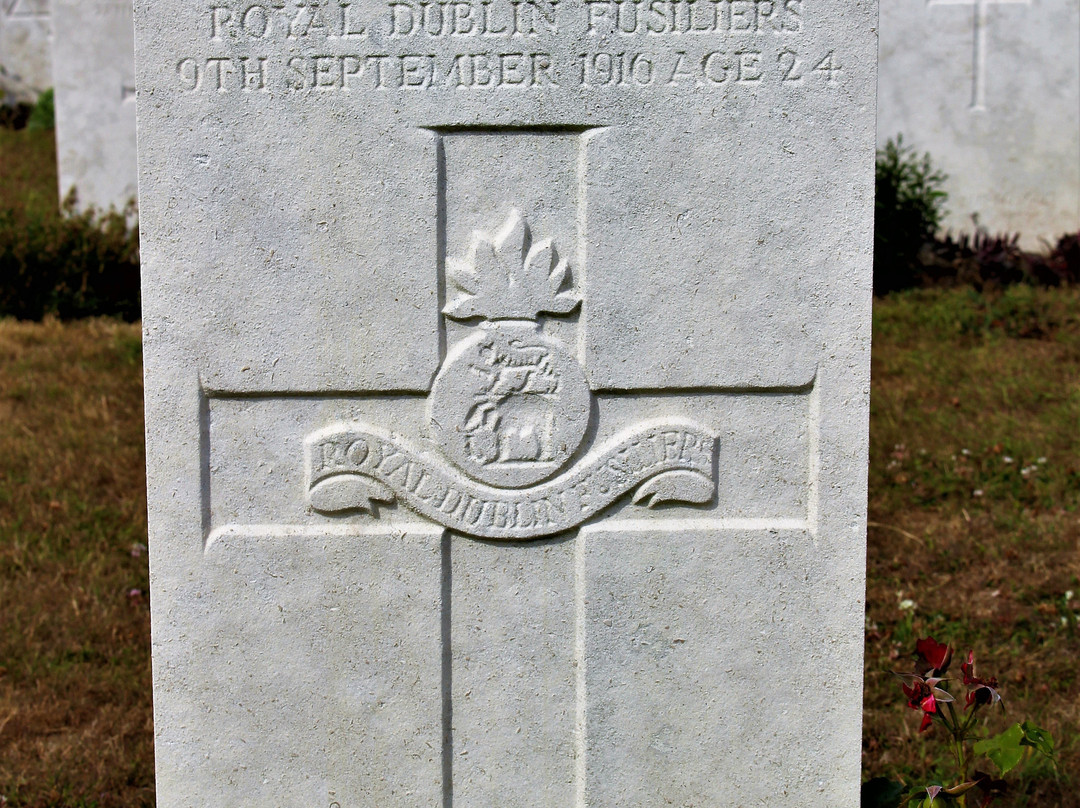 Longueval Road Cemetery景点图片