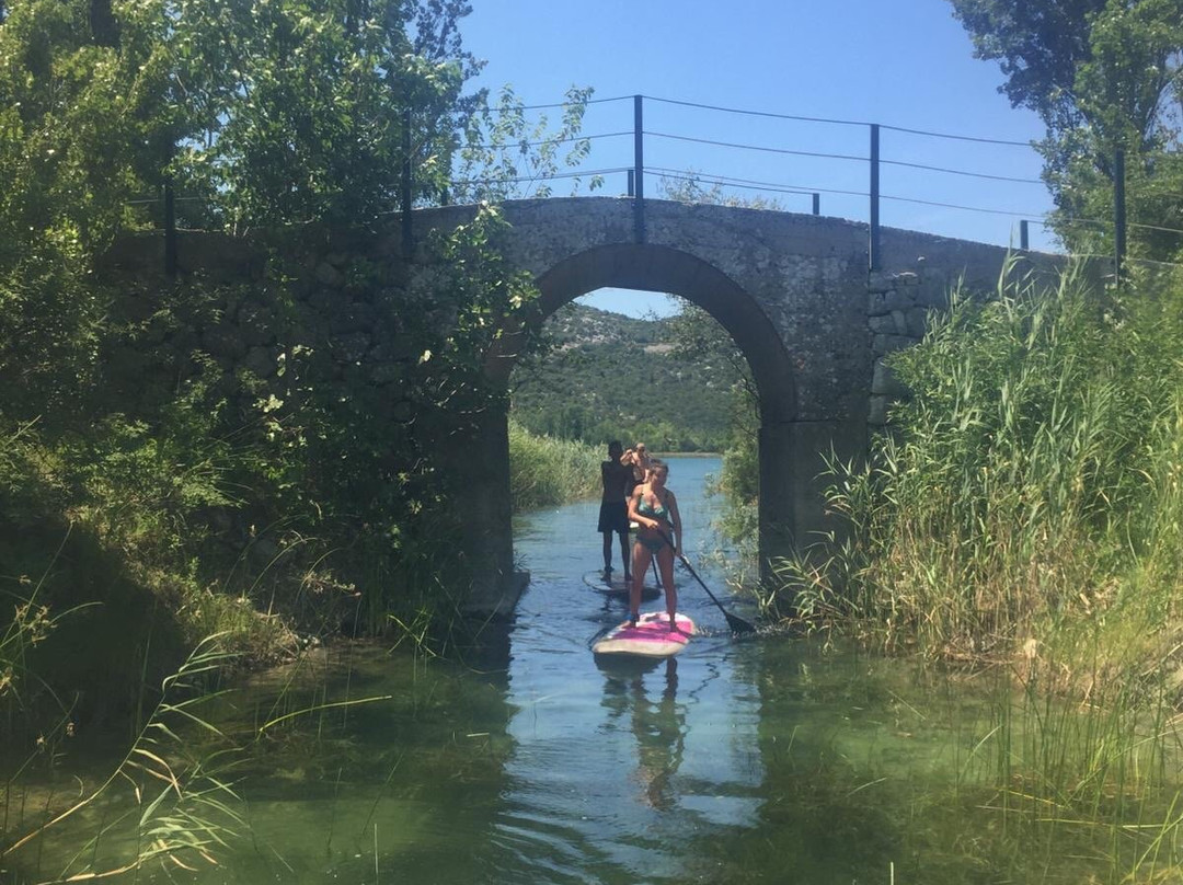 Paddle Surf Bacina Lakes景点图片